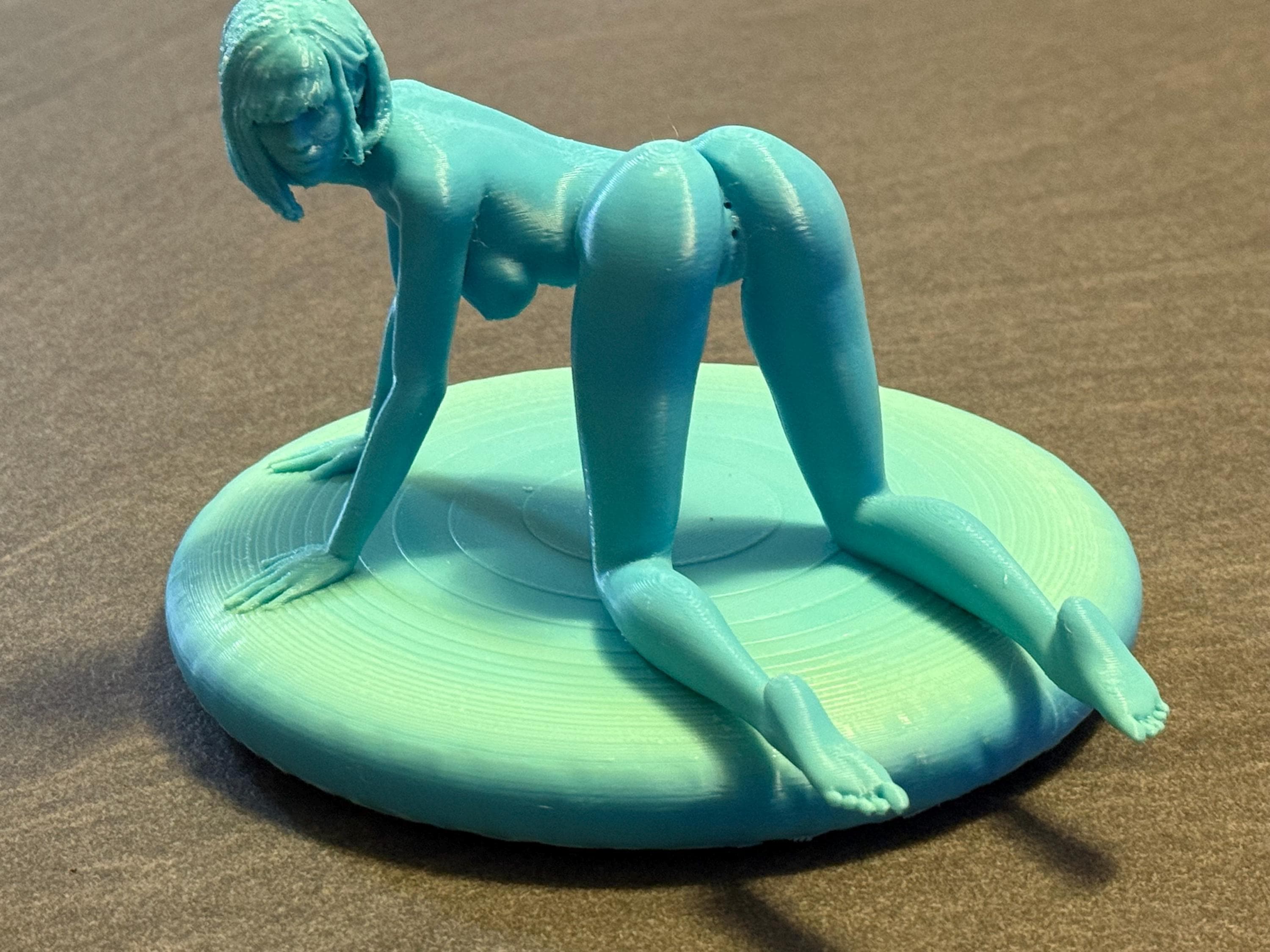 Figurative Lady Sculpture Phone Stand | Artistic Nude Desk Display | Discreet Packaging