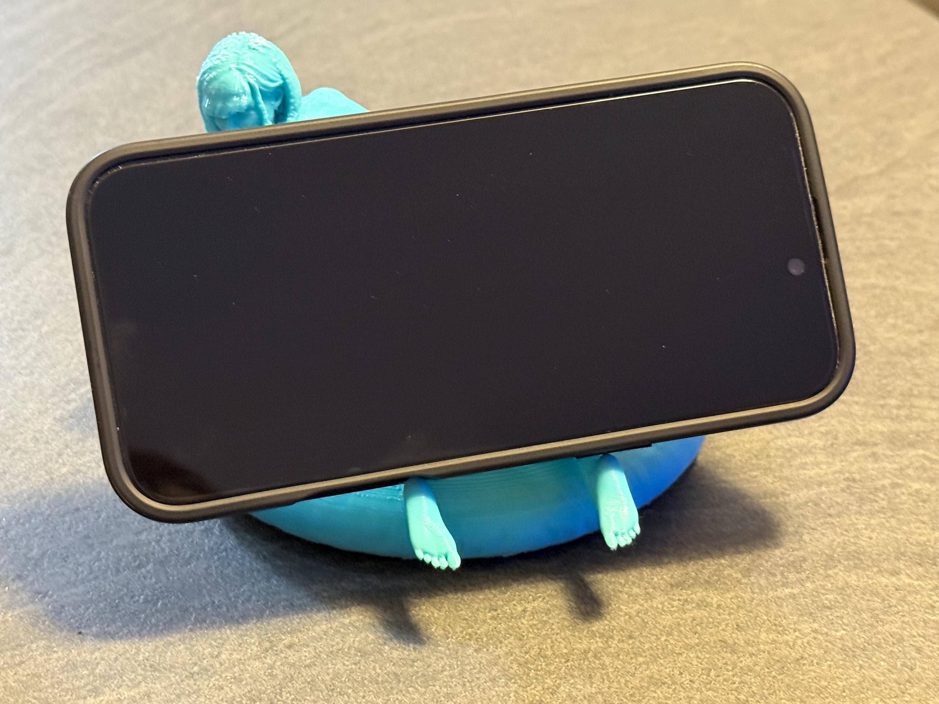 Figurative Lady Sculpture Phone Stand | Artistic Nude Desk Display | Discreet Packaging